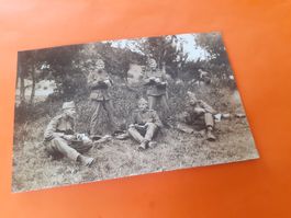 MILITAER - SOLDATE bi der VERPFLäGIG us der GAMäLLE - AARAU