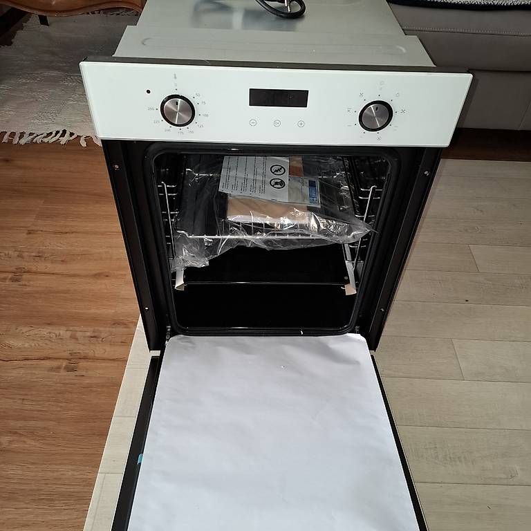 Fours: Backofen 45cm breit, neu – Neuf avec emballage d'origine à Wettingen par Teflix 2