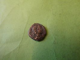 uralte Bronzemünze    14 mm     1.76  g