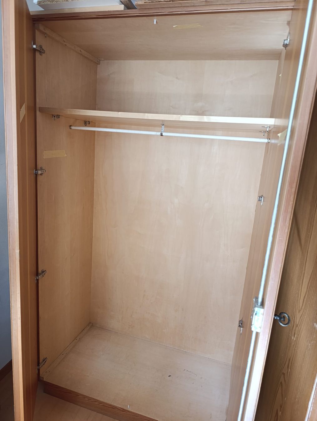 Armadi: Kleiderschrank Holz – Usato da Glarus venduto da i96_wnb9 1