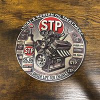 STP Motoröl – Vintage-Blechschild (∅20 cm)