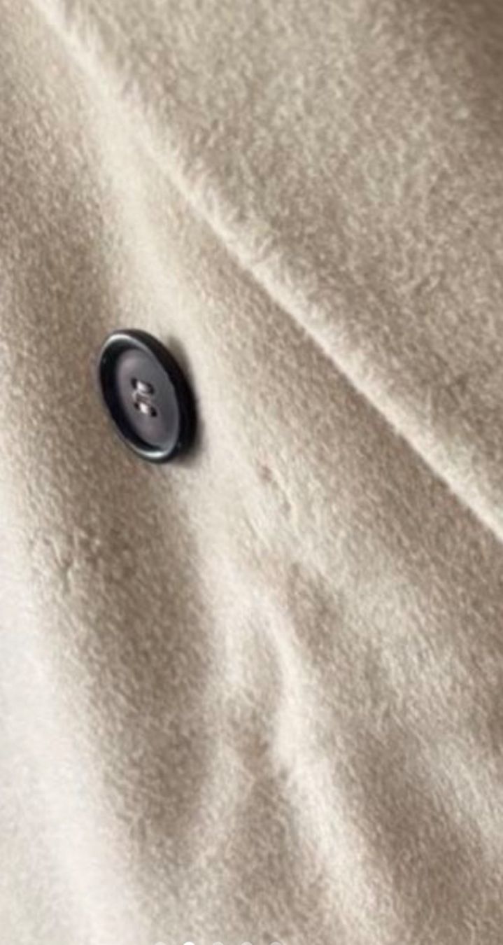 Miu Miu Mäntel: Miu Miu Damenmantel – Gebraucht aus Stallikon von Weihnachtsgnom 5