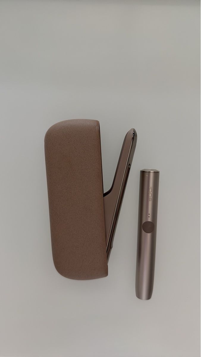 Iqos Altri Prodotti per fumatori: IQOS ILUMA (pebble beige) – Usato da Zürich venduto da Bianca111_