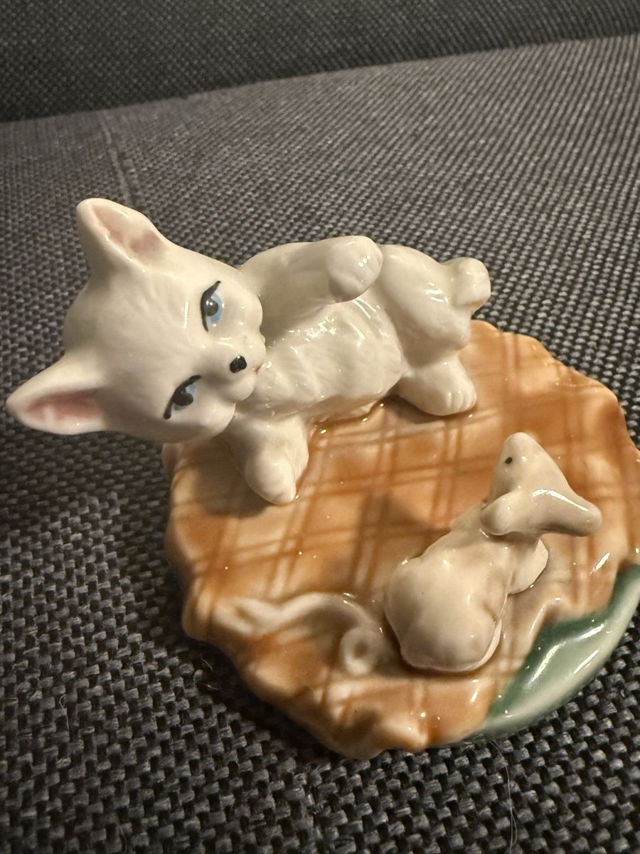 Statuette: Porzellan Katze mit Maus – Usato da Buchs SG venduto da and_d8tp 3