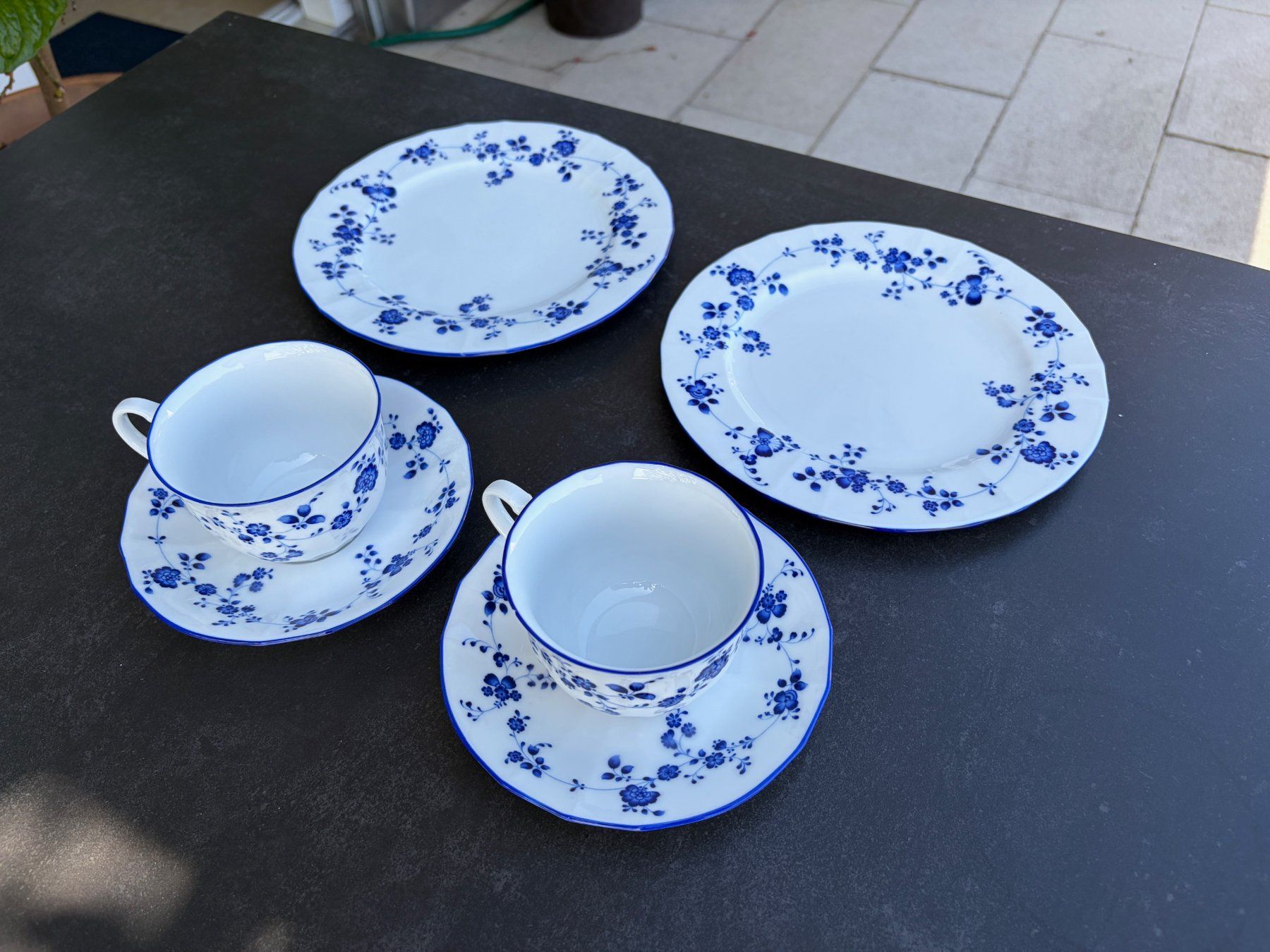Noritake Set di piatti: Noritake Elegance in Blue Teetasse und Teller x2 – Usato da Wädenswil venduto da BEF55