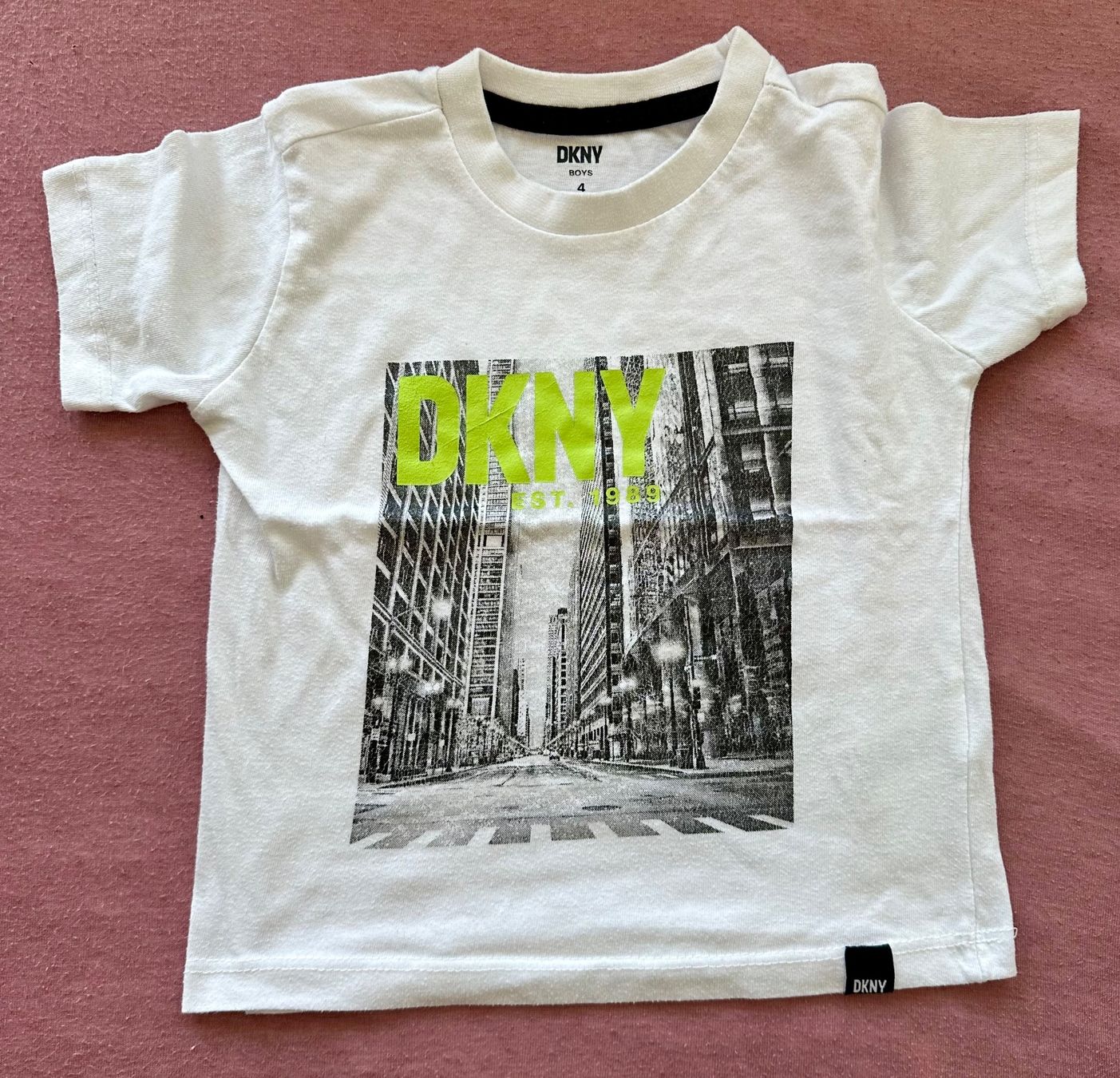 DKNY Camicie, T-shirt & Polo: T-Shirt DKNY – Usato da Dürrenroth venduto da tvy_bh56
