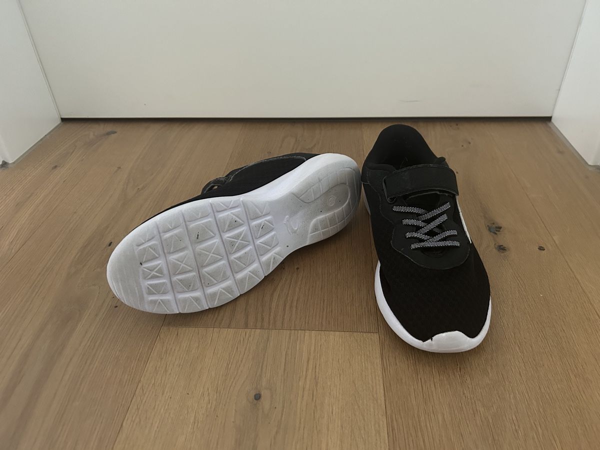 Schuhe für Jungen: Vty Hallenschuhe Grösse 38 – Gebraucht aus Unterlangenegg von Dodo2108 2