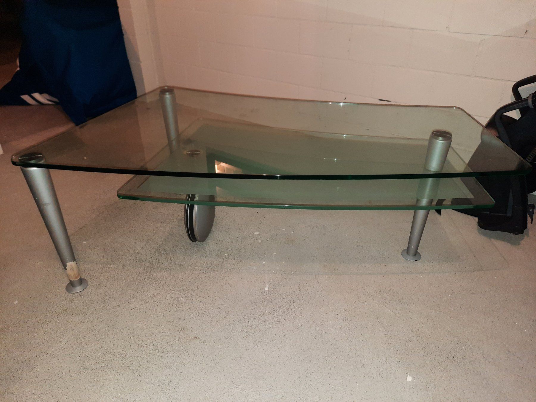 Pfister Tavoli: Salontisch Glas – Usato da Neuenkirch venduto da Reisecaravan 2
