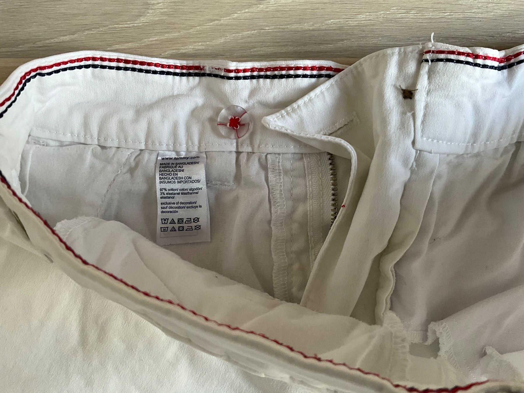 Pantaloni: Pantalon Tommy Hilfiger blanc – Usato da Meinier venduto da Izabelaanna 2