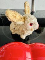 Hoppel Hase Spielzeug mechanisch aufziehen Uhrwerk Federwerk