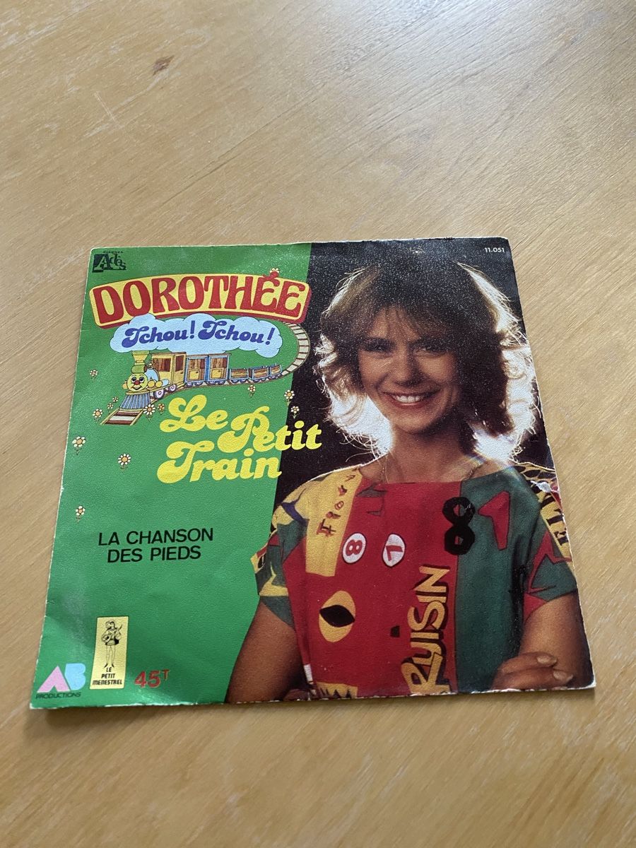 Dischi in vinile: Dorothée - Tchou Tchou Le Petit Train - Vinyle 45 Tours Rare – Usato da Biel/Bienne venduto da mymou12
