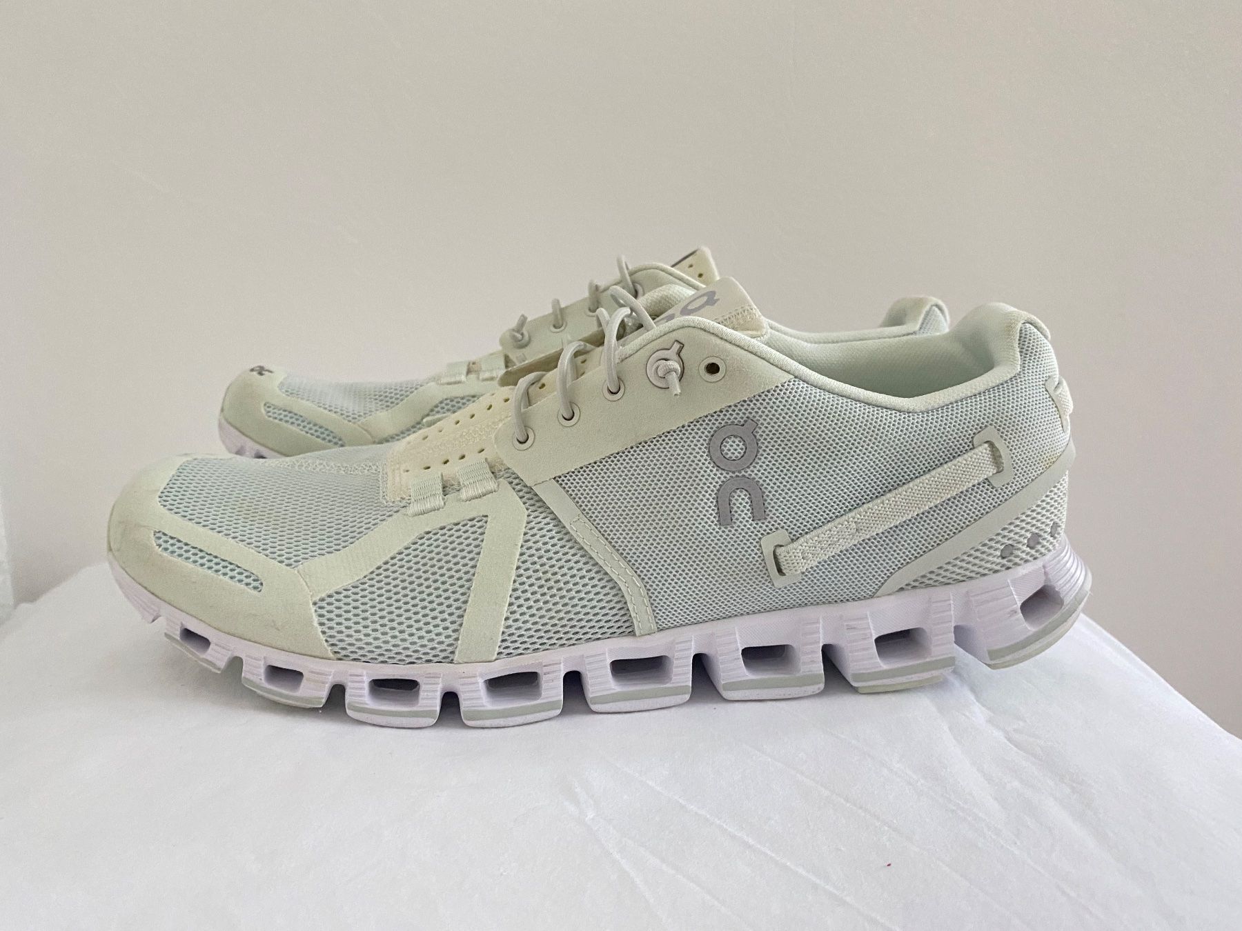 On Scarpe da donna: ON CLOUD GR: 40,5 TOP ZUSTAND AB 1 FRANKEN – Usato da Zürich venduto da Fashionparade