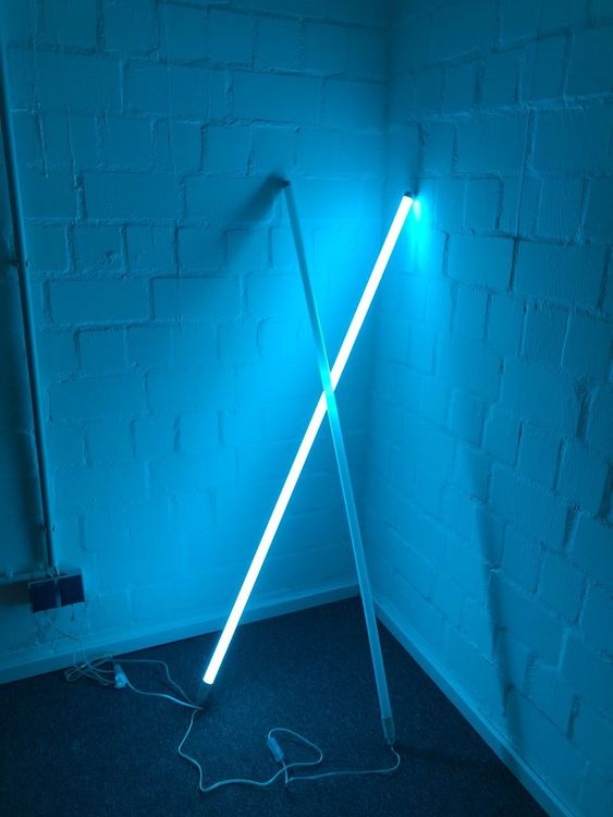 HAY Neon Tube LED Leuchte (Gebraucht) in Zürich für CHF 35 – nur ...