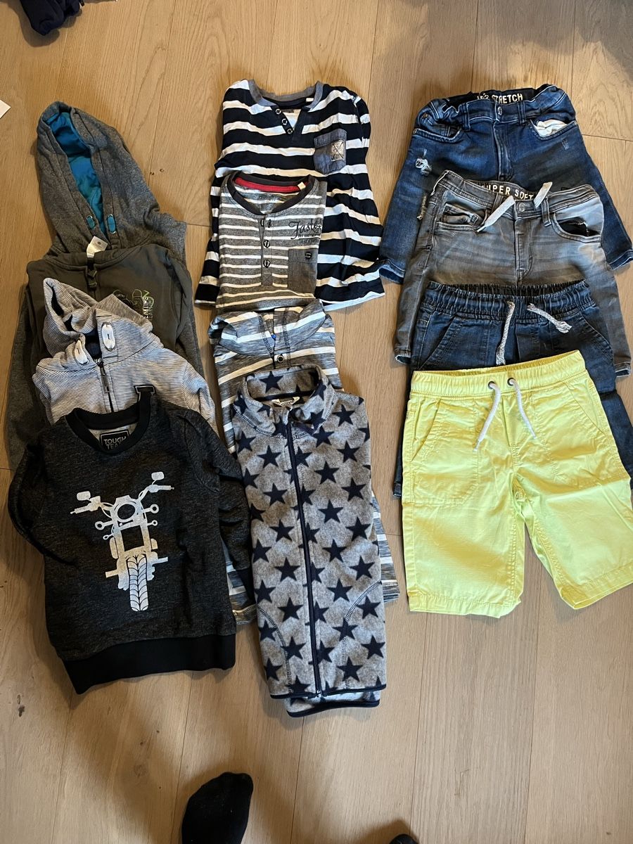 Lotti & Set di vestiti: Kleiderpaket Grösse 122 – Usato da Waldkirch venduto da son_wlp2