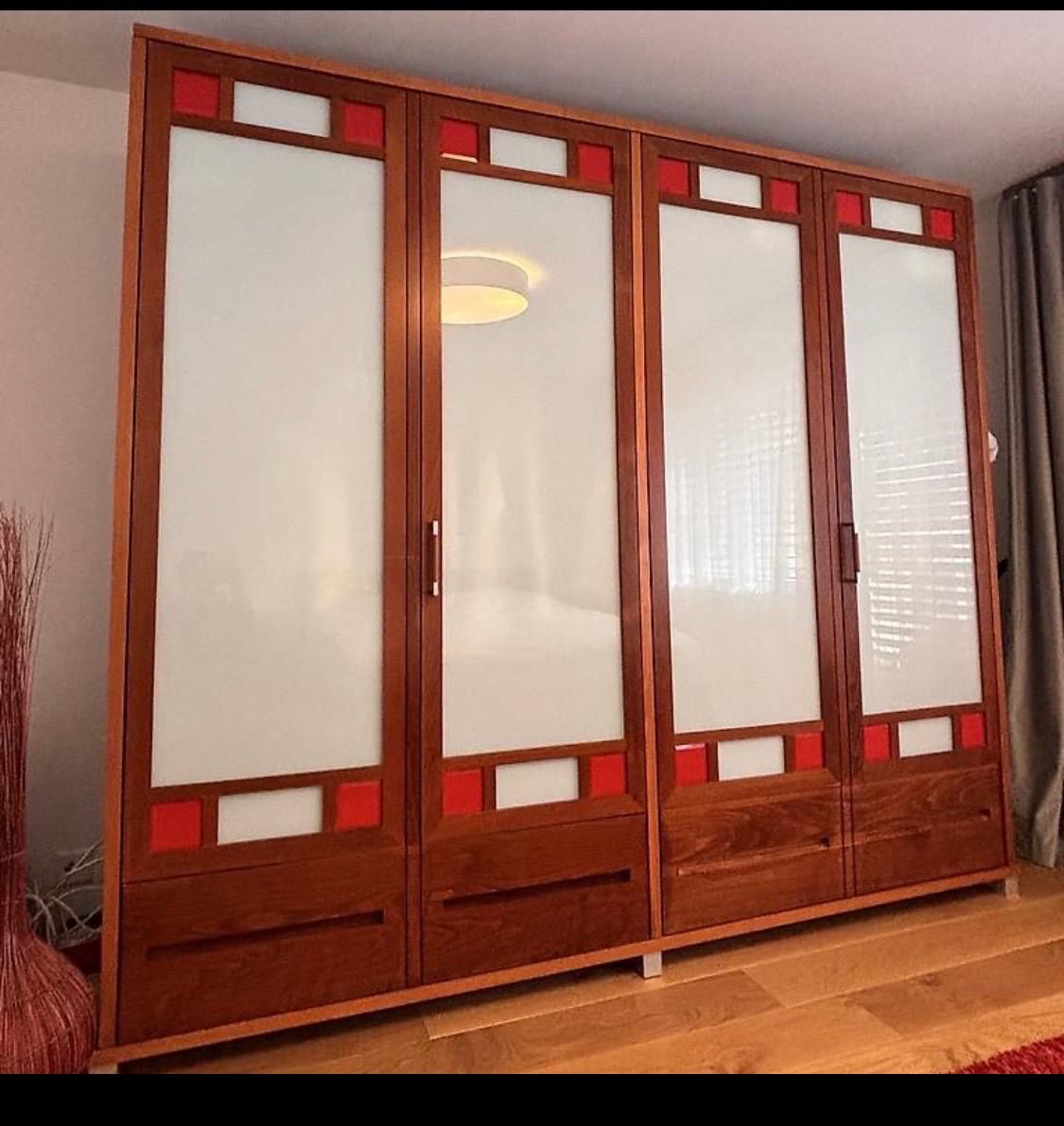 Schränke: Schrank – Gebraucht aus Mühlethal von rdo_xd7b