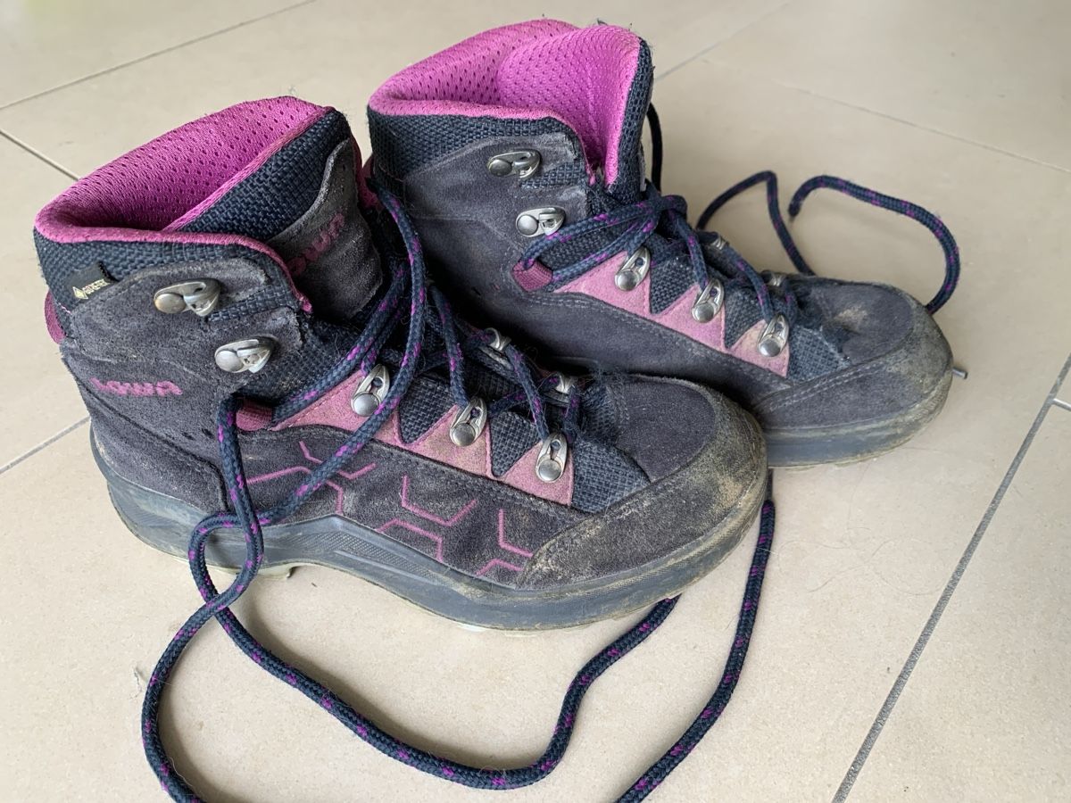 Scarpe per ragazze: Lowa Wanderschuhe Grösse 33 – Usato da Eschenbach SG venduto da claudrup77