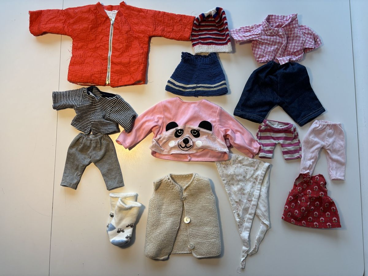 Bambole: Puppenkleider – Usato da Zürich venduto da Mosara 1