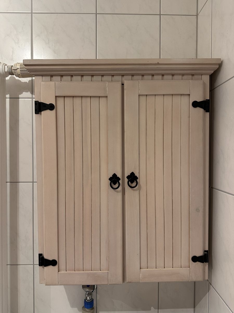 Armadi: Badezimmer Schrank – Usato da Zürich venduto da cla_9g6j