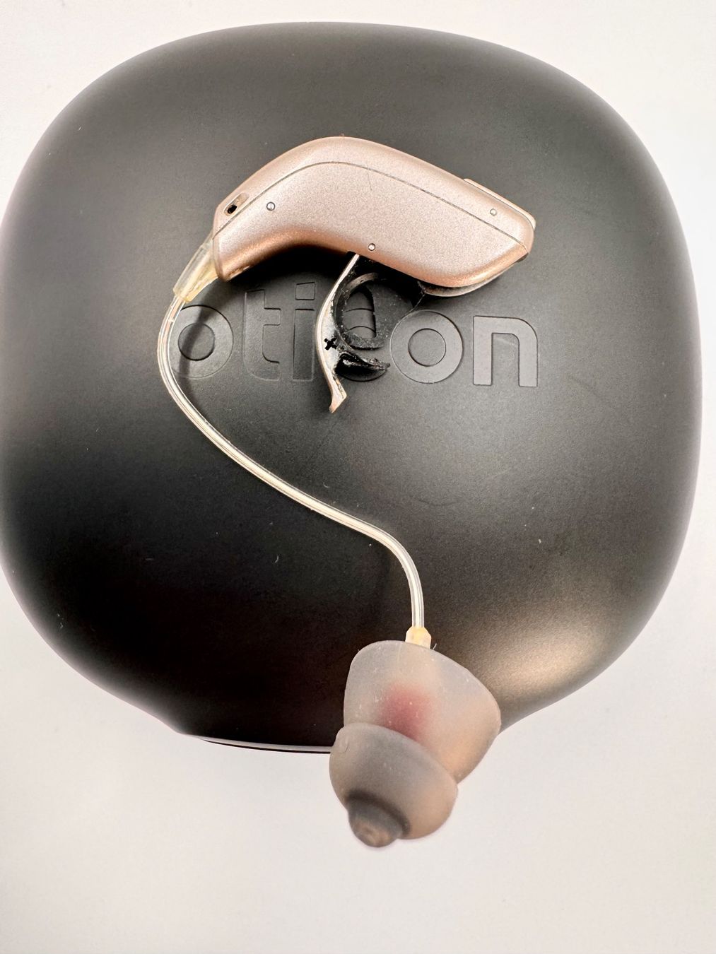 Oticon Attrezzature mediche: Oticon Opn 3 Hörgerät Rechts – Usato da Hermetschwil-Staffeln venduto da Sigmund57 7