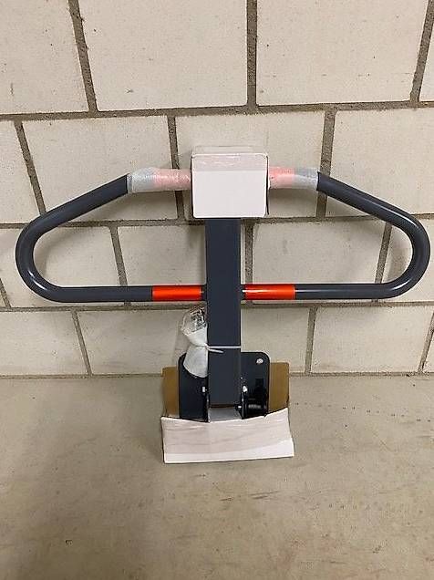 Cadenas: Parkplatzsperre – Neuf avec emballage d'origine à Maisprach par Amira200