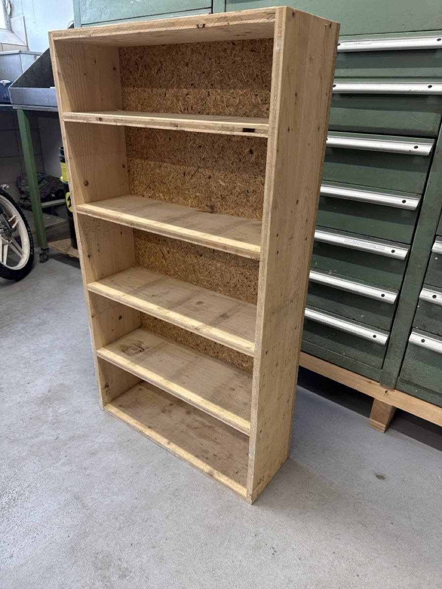 Regale: Gestell / Regal – Gebraucht aus Gossau SG von Airsal_Racer 1