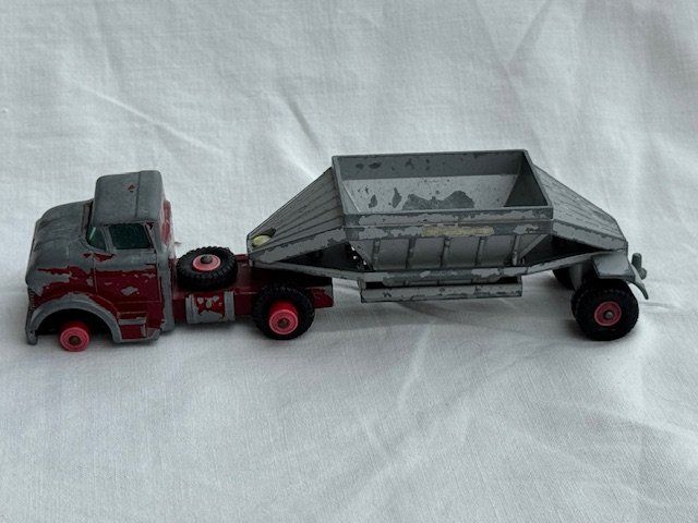 Matchbox Modellini d'auto: MATCHBOX MAJOR TRACK FRUEHAUF HOPPER - NO M4 – Difettoso da Honau venduto da Ritika 2