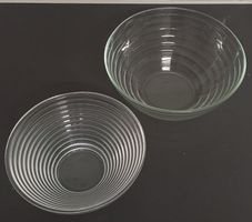 SET AN 2 *GLAS - SCHÜSSELN* GERILLT/DM 22.5/19.57h 11/8.5CM