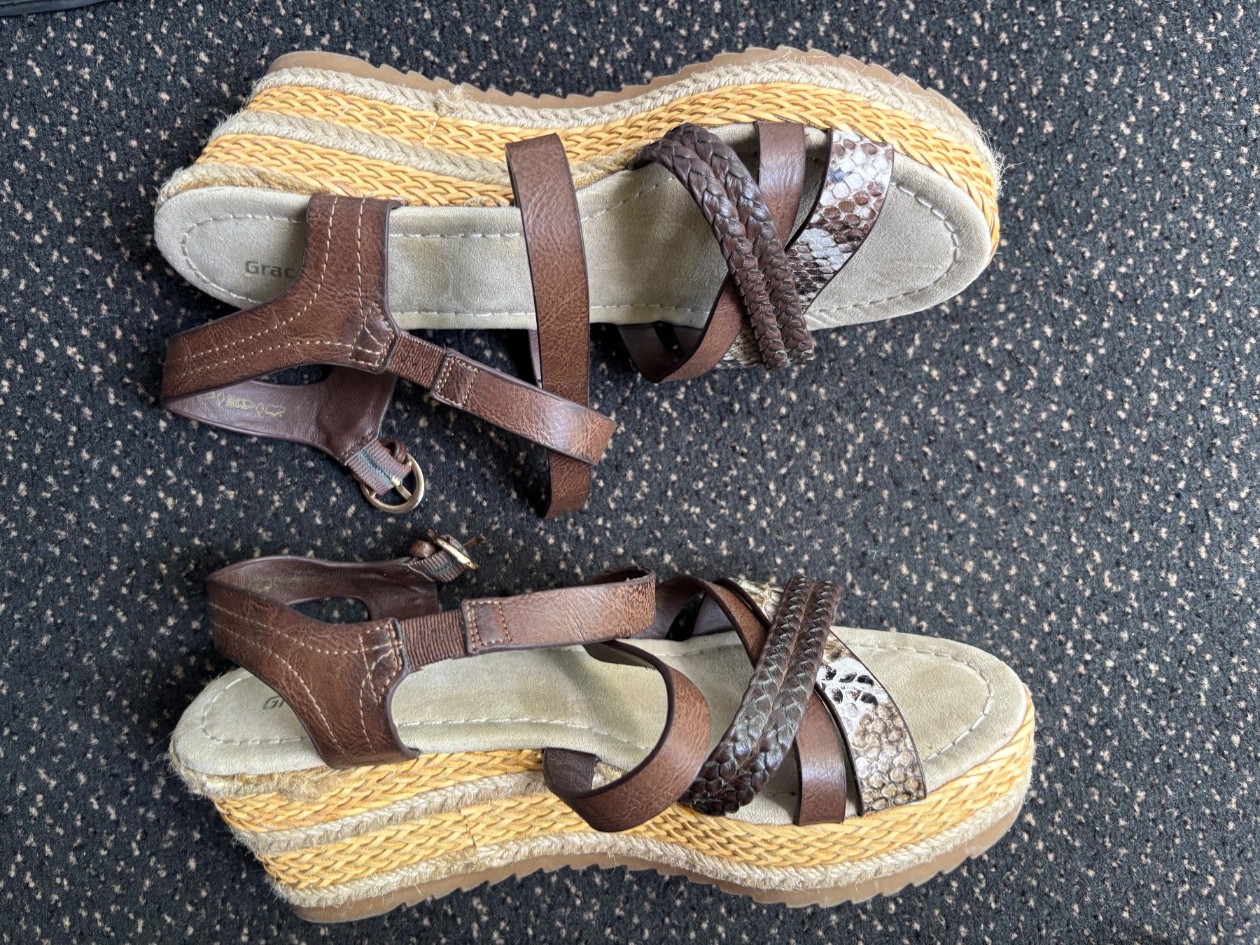 Scarpe da donna: Sandalen für Damen – Usato da Kesswil venduto da kev_p6mz 2