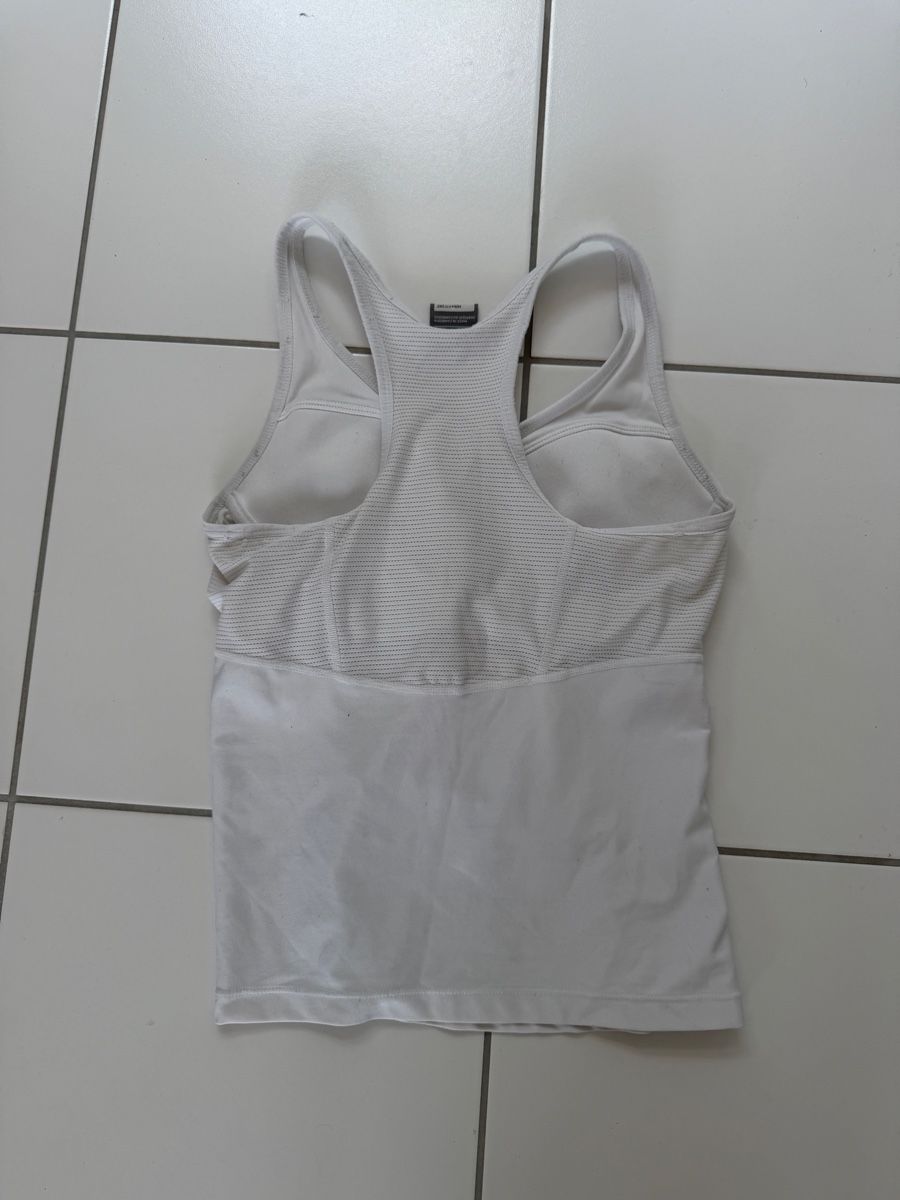 Nike Tops: Nike Sport Top – D'occasion à Schmerikon par 80zz08 1