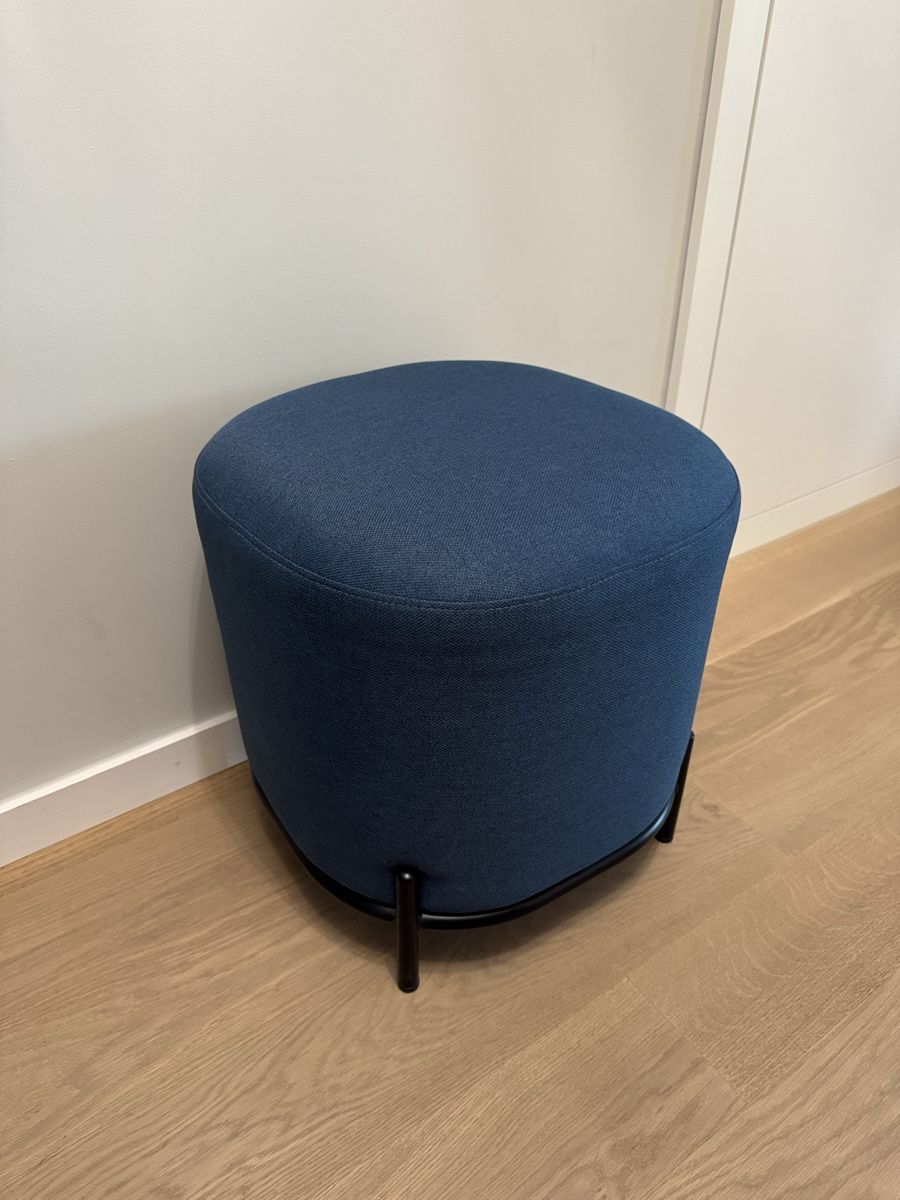 Sgabelli: Hocker Fred | BYYU – Usato da Rotkreuz venduto da pizzapasta65 1