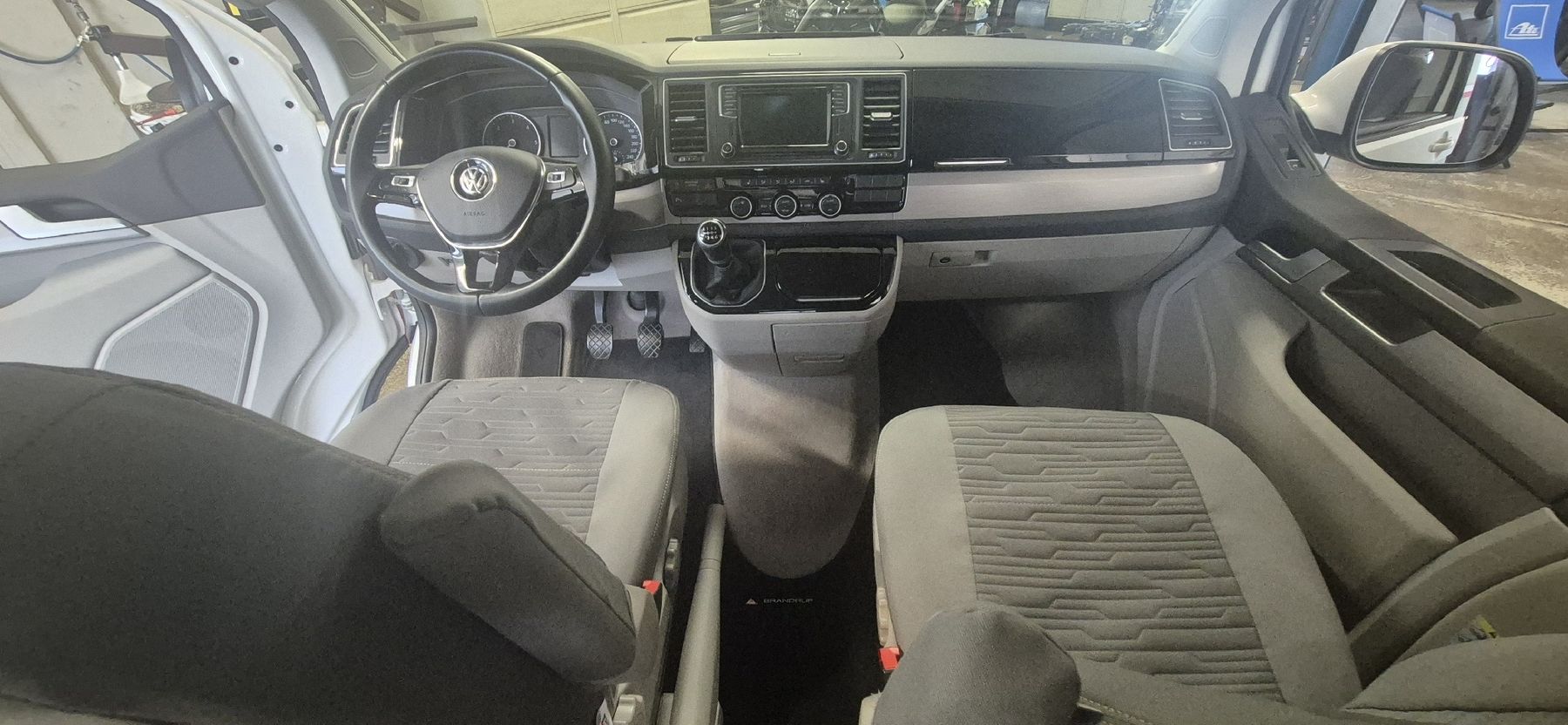 VW Veicoli da campeggio: vw t6 california ocean red – Usato da Carouge GE venduto da AutoMotoDrize 3