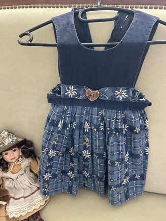 Mädchen Dirndl Trachtenkleid Gr 104 dunkelblau 