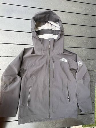 North Face Regenjacke Schwarz (neuwertig)