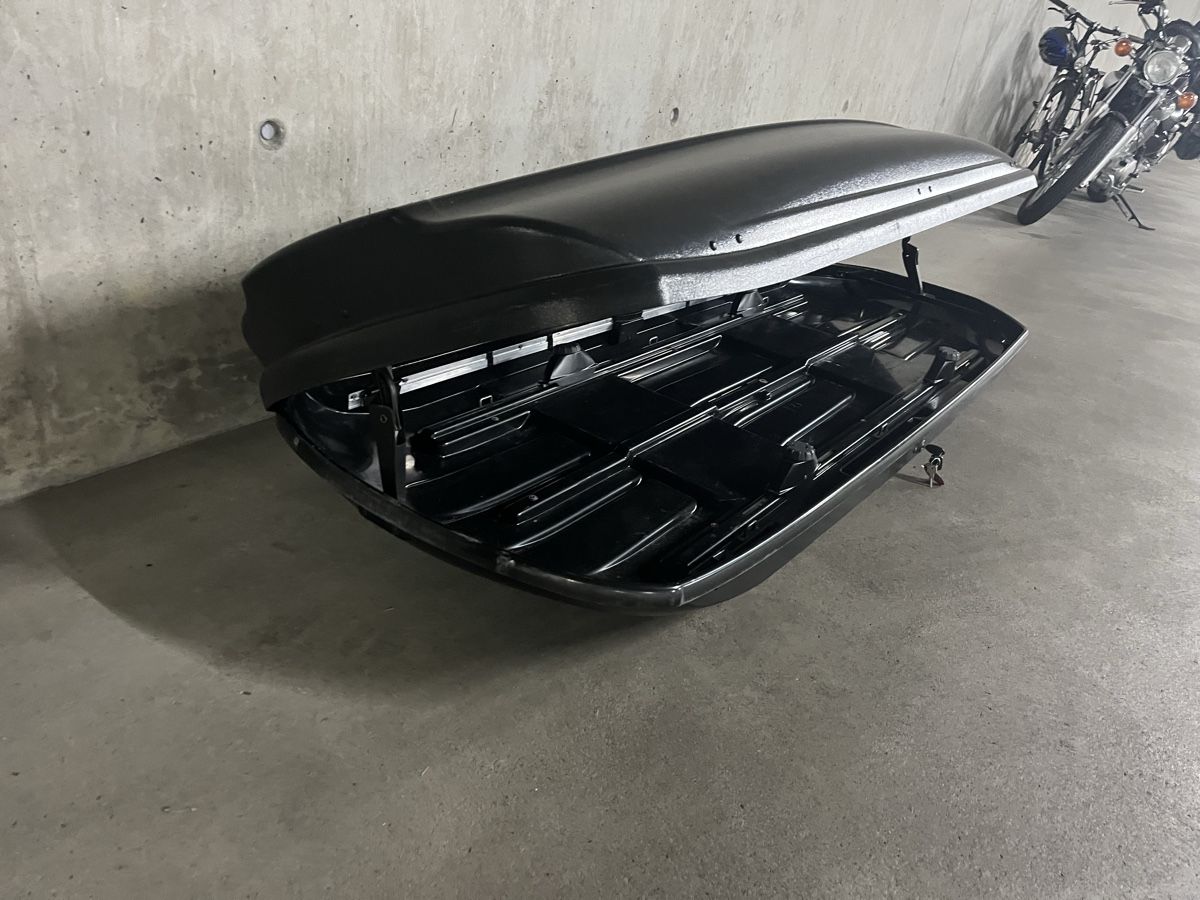 Thule Coffres de toit: Dachbox von Thule(Gross) – D'occasion à Biel/Bienne par Nyborg 2