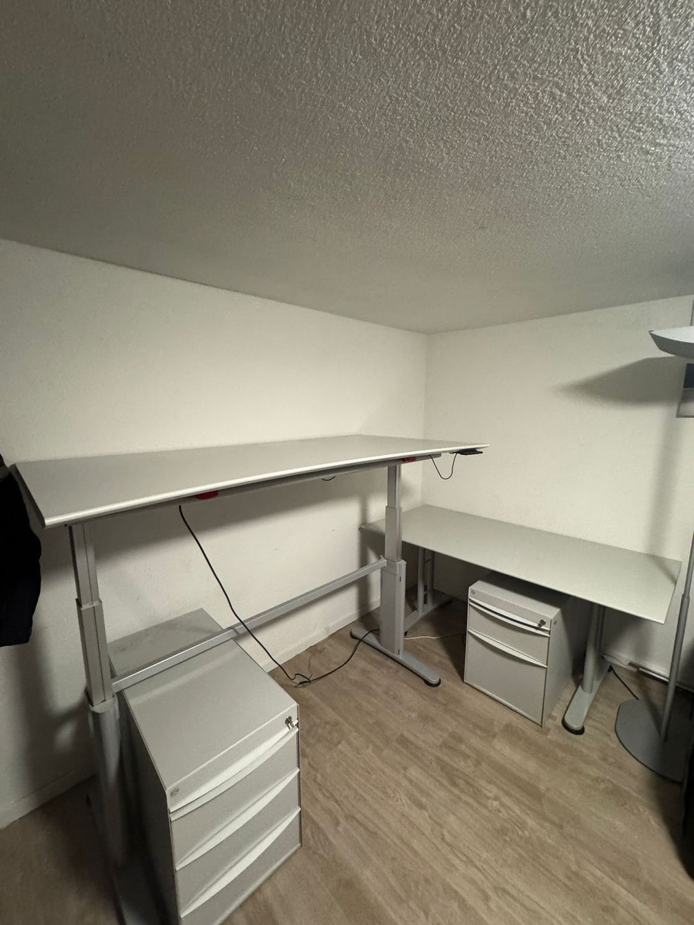 Schreibtische: Bürotisch höhenverstellbar – Gebraucht aus Herzogenbuchsee von mir_ds7x 1