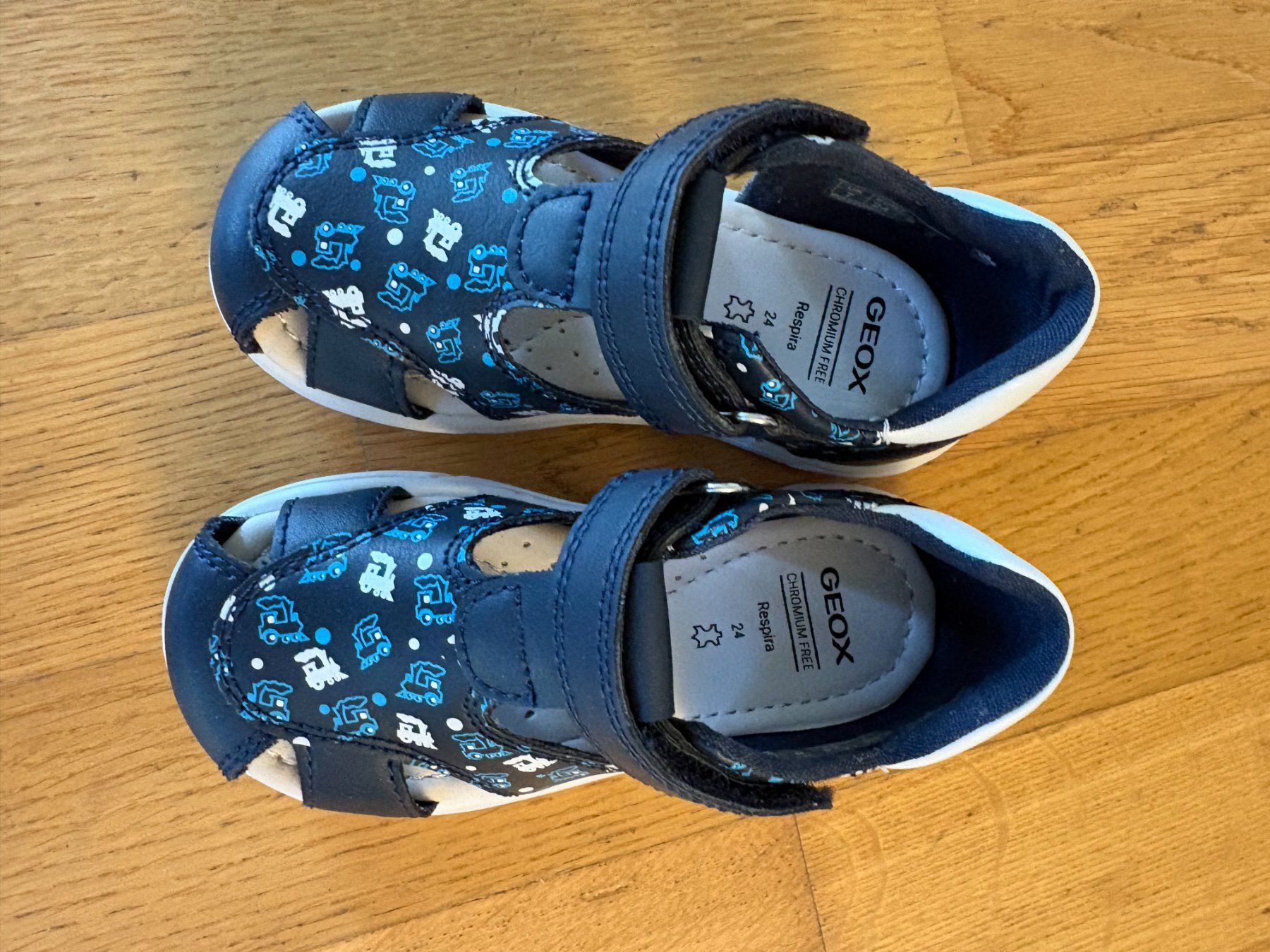 Geox Scarpe da uomo: Geox Sandalen Kinder Blau Grösse 24 neu! – Nuovo (secondo la descrizione) da Zug venduto da eric0445