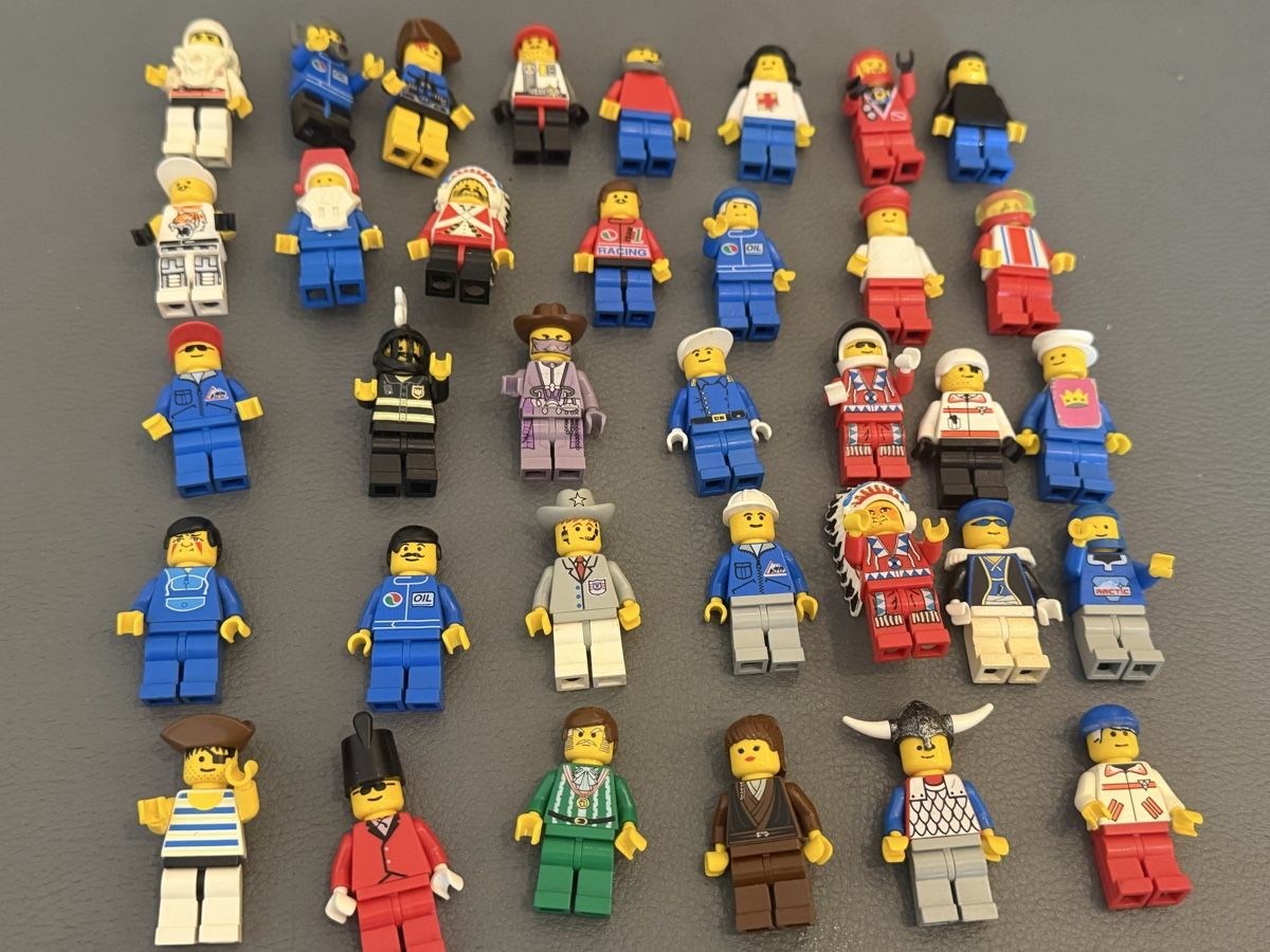 Lego Kit di costruzioni: 35 Lego Minifiguren Set  – Usato da Deitingen venduto da Himhip