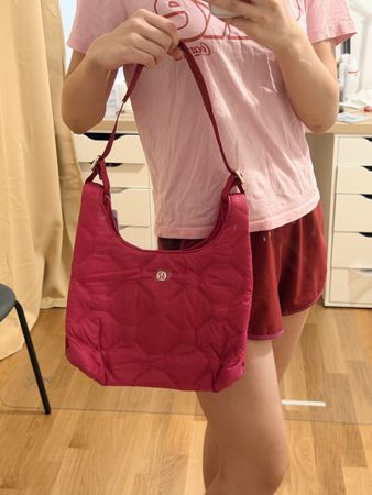 New with tags - Lululemon Quilted Shoulder Bag