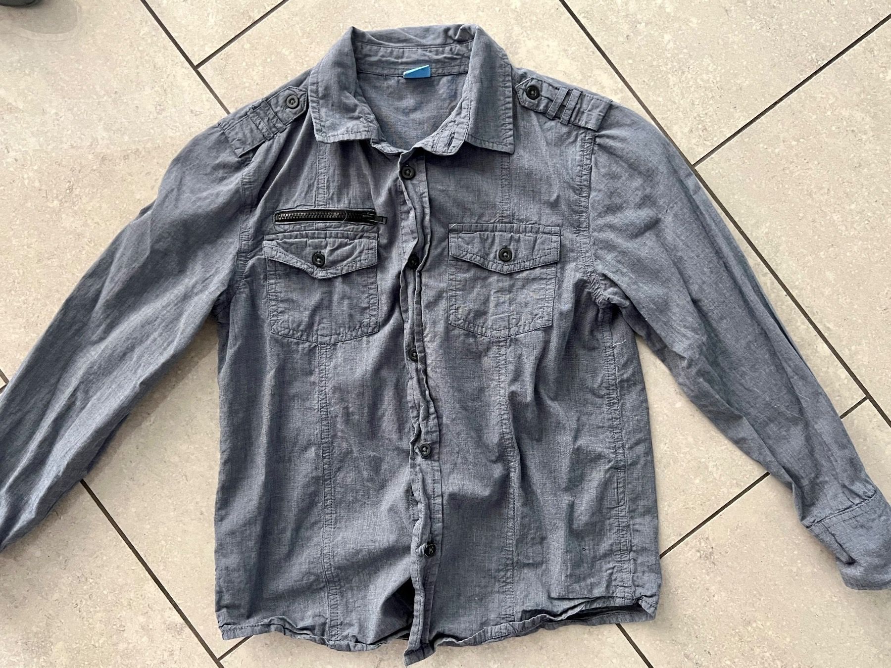 Chemises, T-shirts & Polos: Hemd Grösse 140 – D'occasion à Wohlen AG par manchebo