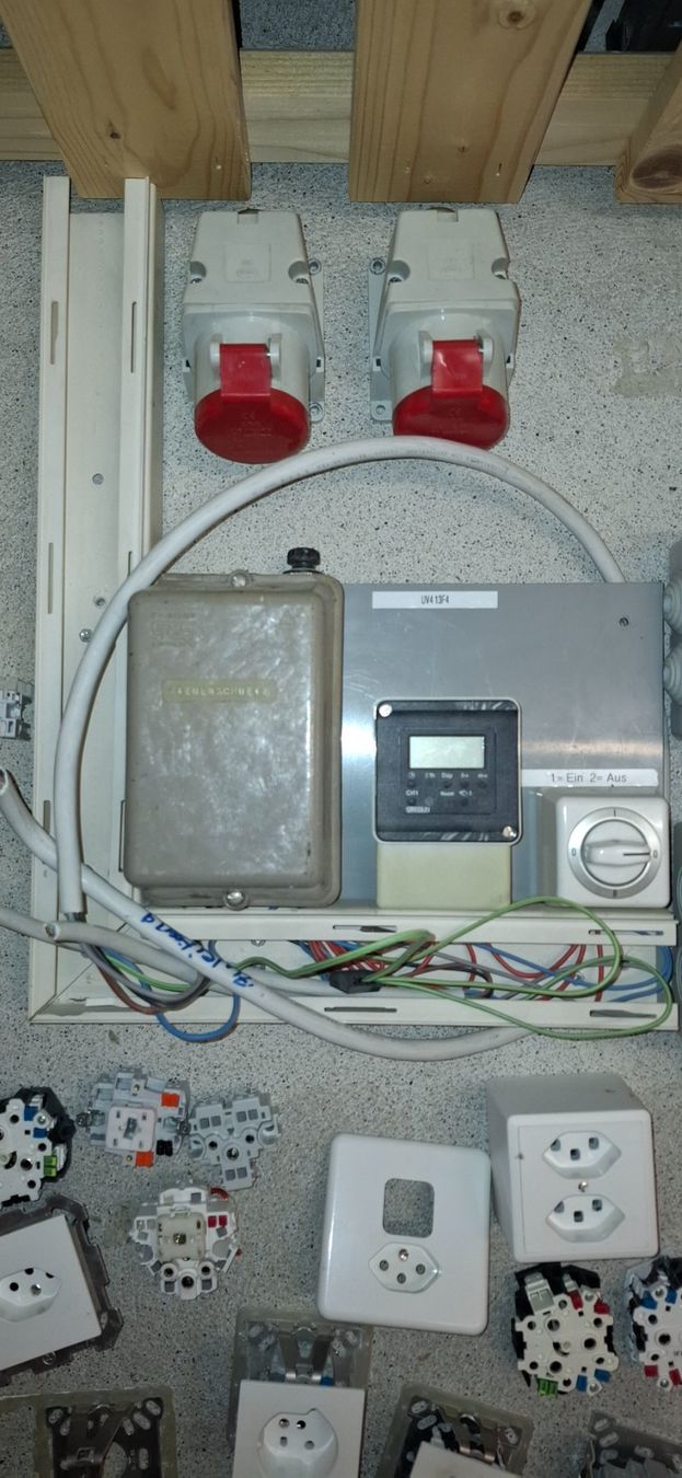 Spine: Konvolut Elektromaterial – Usato da Zürich venduto da male80 3