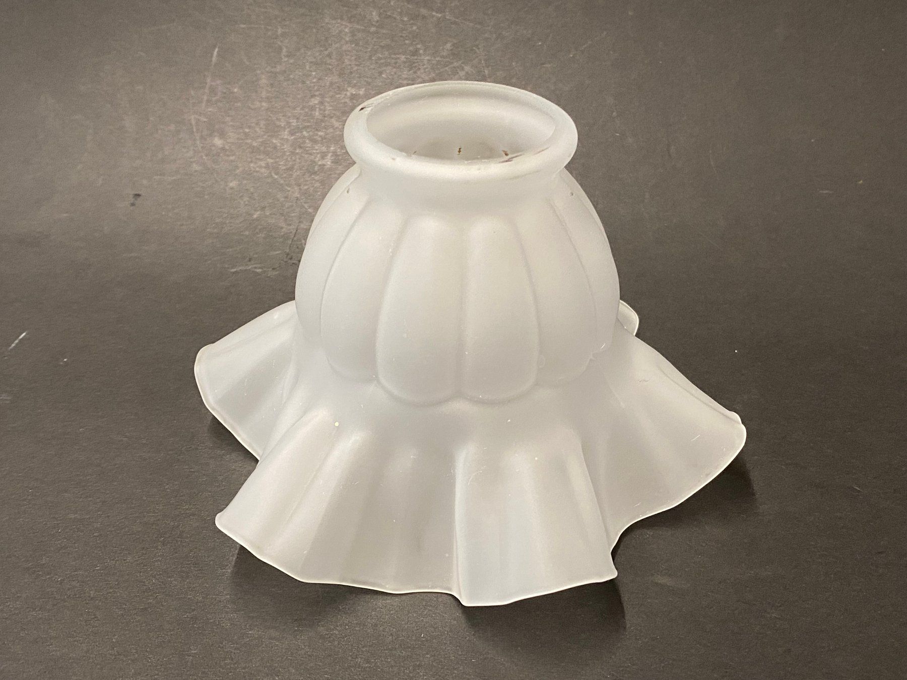 Paralumi: Jugendstil Elegante Lampenschirm – Usato da Schaffhausen venduto da vintageville
