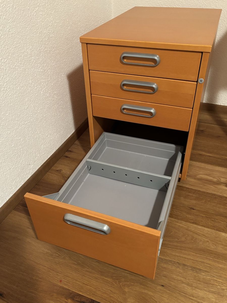 Ikea Eléments de bureau: Büro Schubladen Rollcontainer Ikea  – D'occasion à Goldach par Eme 1