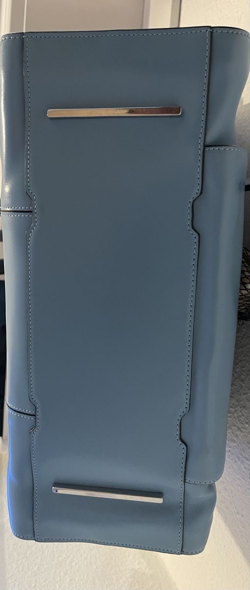 Hugo Boss Borse da donna: Tasche Hugo Leder hellblau neu – Nuovo (secondo la descrizione) da Basel venduto da maw_9jkd 4