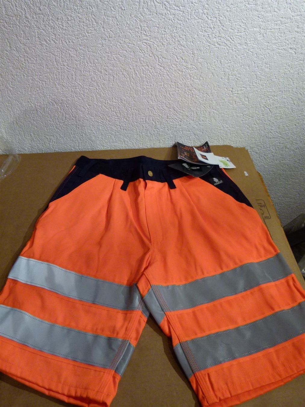 Hosen: Mascot Arbeitsshorts, Gr. 42 NEU – Neu und originalverpackt aus Uerkheim von Justi.y 3