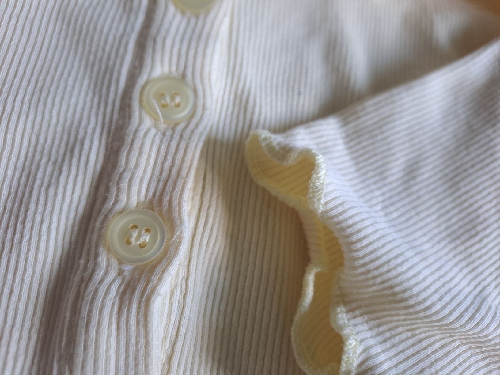 Camicette, T-shirt & Top: Hellgelbes Poloshirt für Mädchen – Usato da Wabern venduto da jeroalila 2