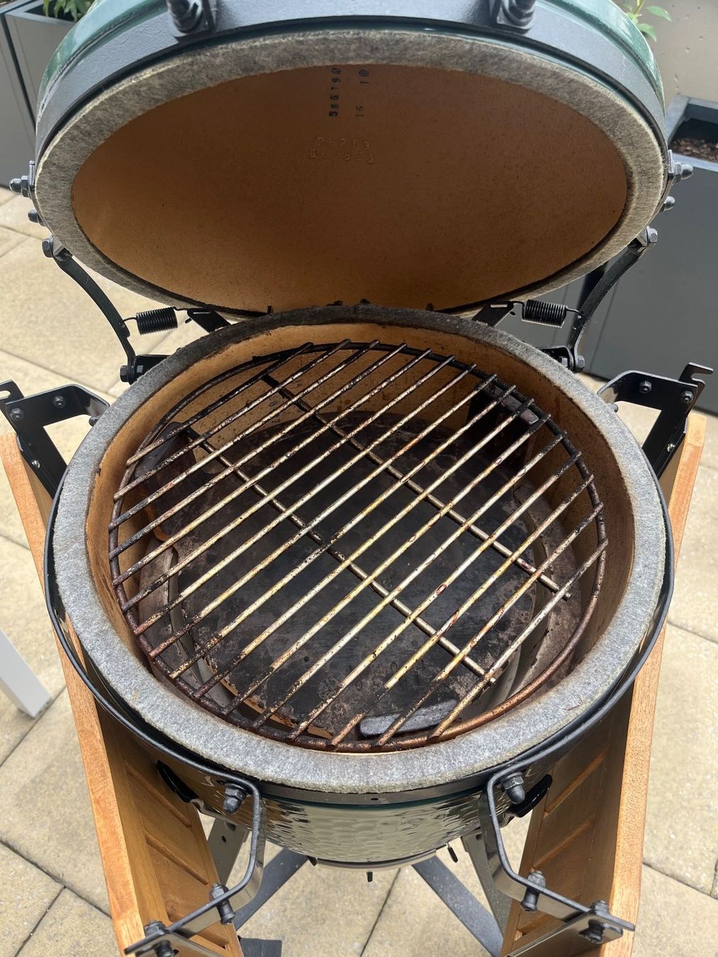 Big Green Egg Griglie: Big Green Egg Small mit Zubehör – Usato da Wangen b. Olten venduto da ricochet56 3