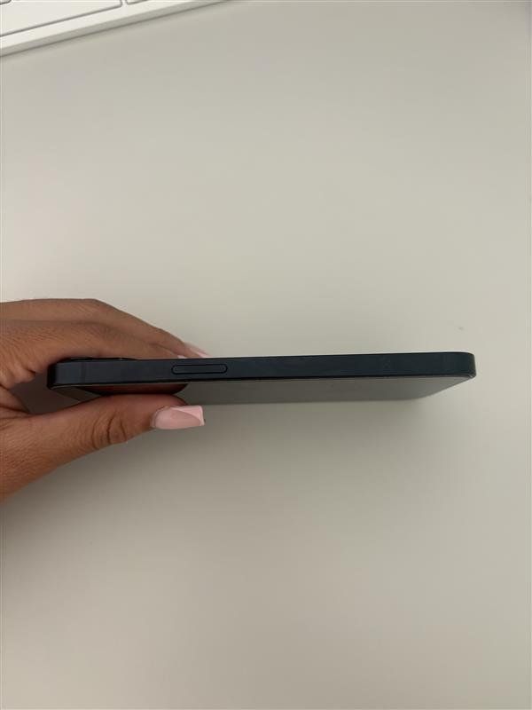 Apple Handys / Smartphones: Iphone 13 256 GB Midnight – Gebraucht aus Spreitenbach von billians1984 4