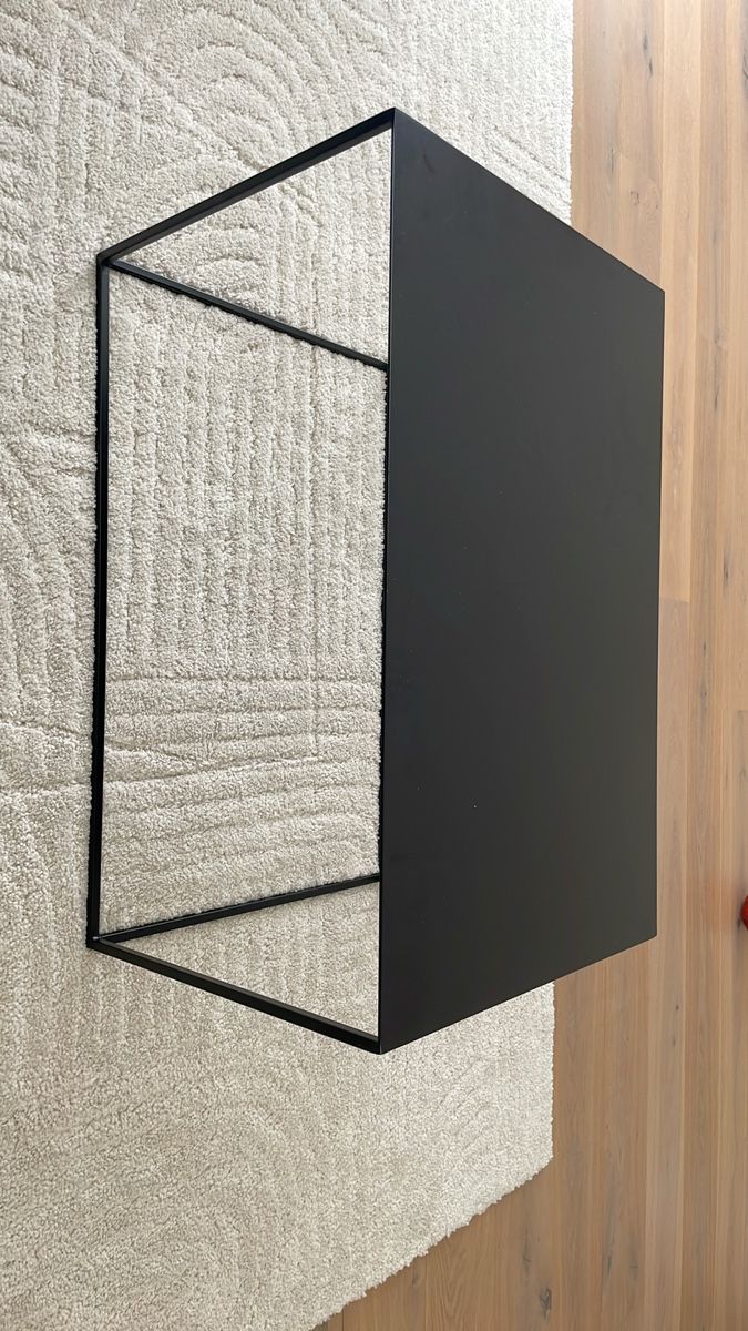 Tavoli: Minimalistischer Couchtisch Schwarz – Usato da Zufikon venduto da pau_dj5m