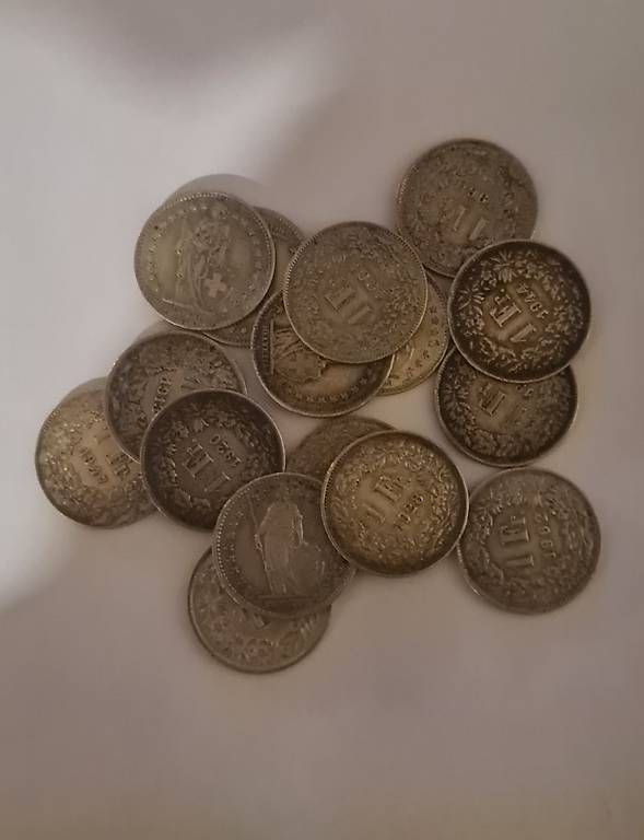 Tutti le monete: Monnaie Suisse 1 fr – Usato da Estavayer-Le-Lac venduto da limo-nade