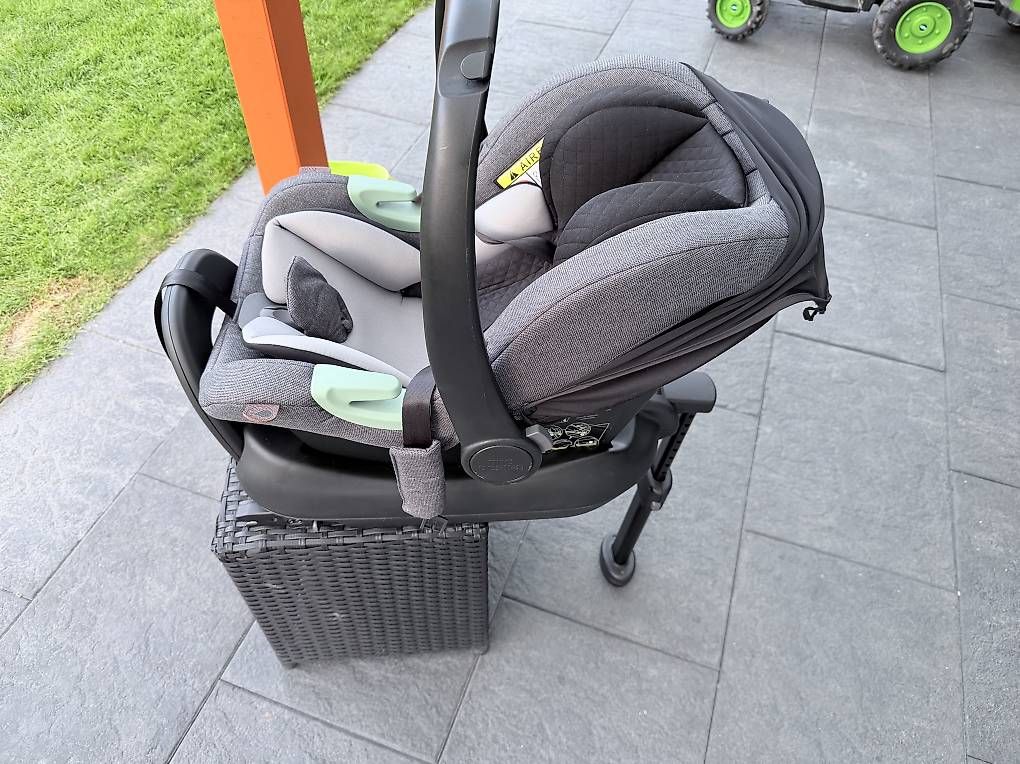Seggiolini per auto: Babyschale – Usato da Bargen BE venduto da xxx17 1
